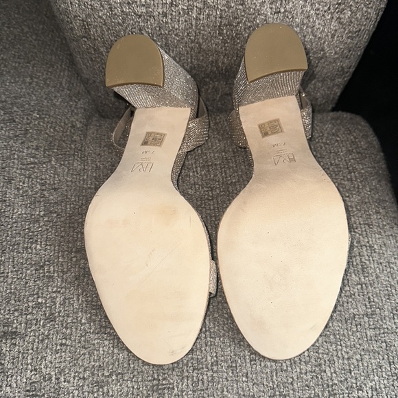 Pelle Moda Brynn Ankle Strap Sandal - Picture 8 of 8